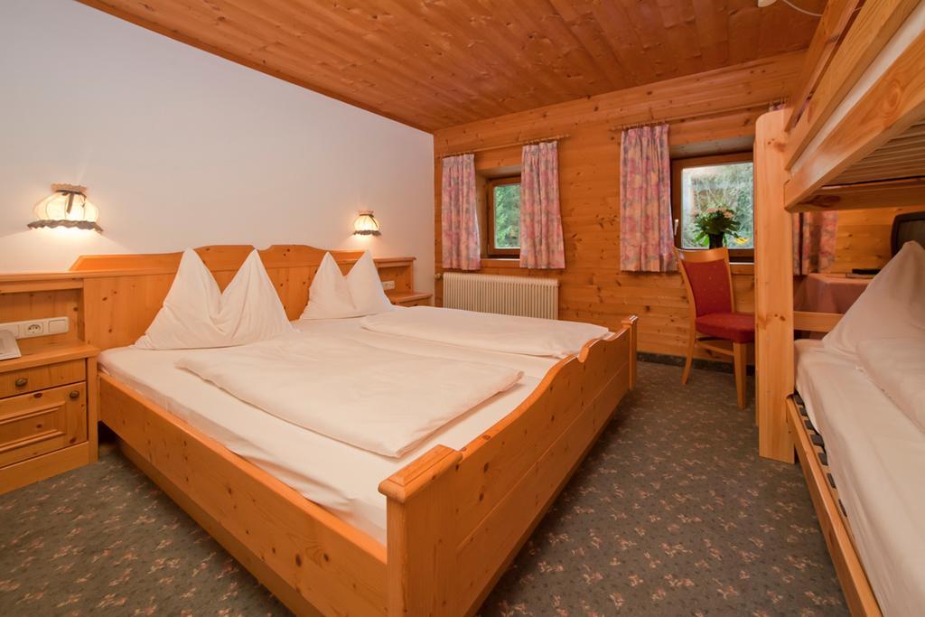 Gasthaus Mitterjager Kirchdorf in Tirol Eksteriør billede